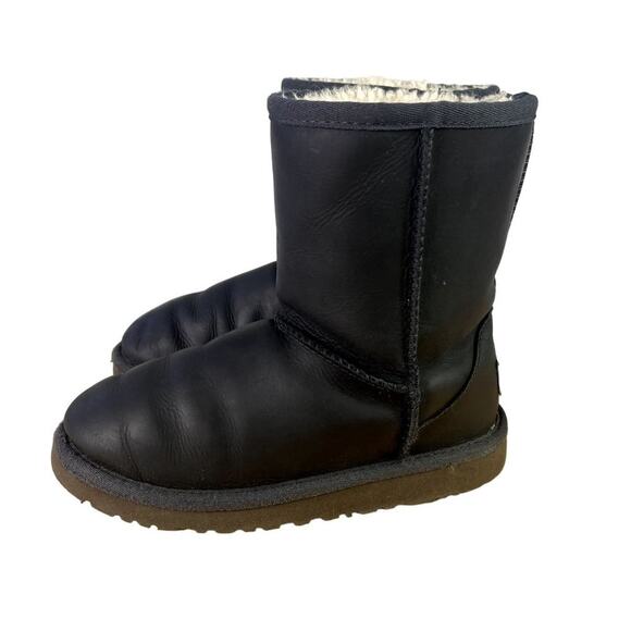 UGG Boots Kids 1 Classic Short Leather Water Resistant Wool Lined Comfy - Picture 3 of 12